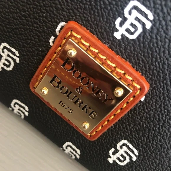 DOONEY & BOURKE SF GIANTS CROSSBODY 3 ZIP CROSSBODY BAG, NWOT - Picture 2 of 9